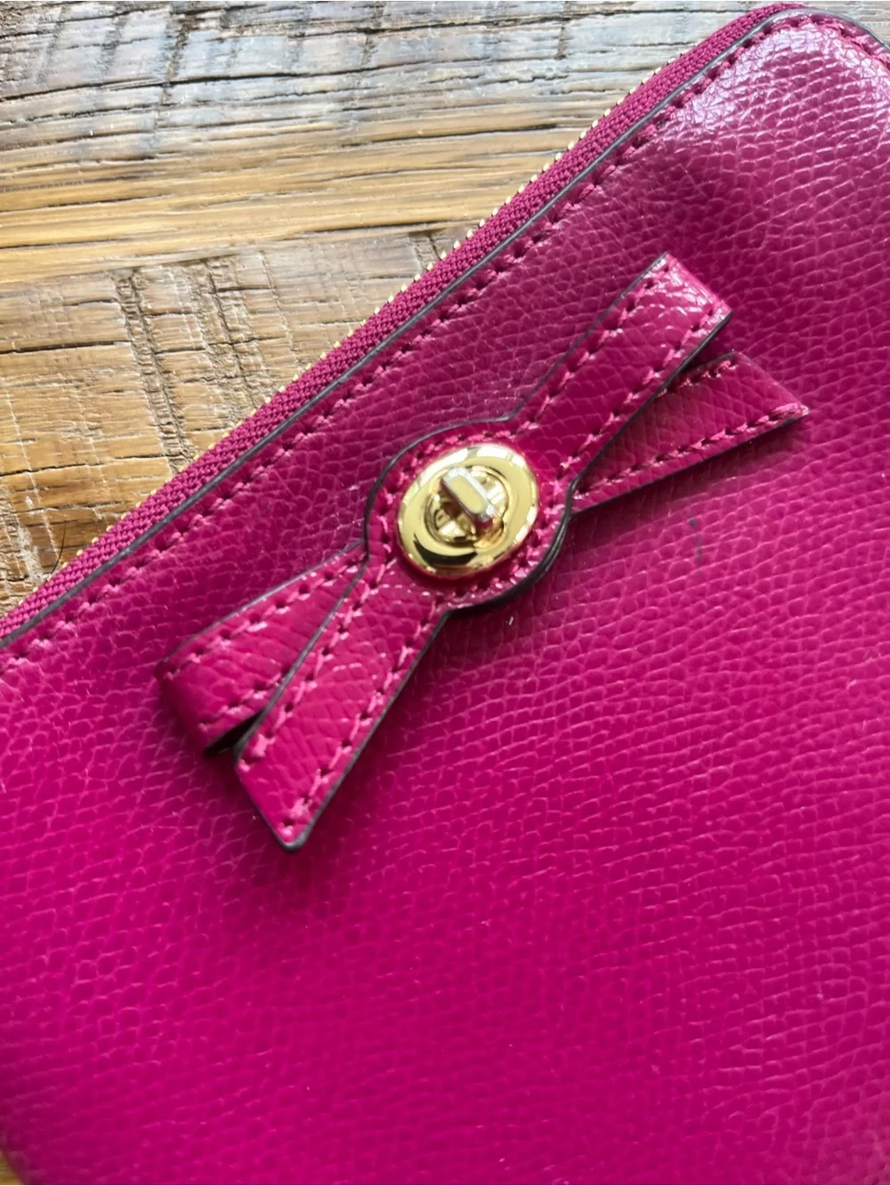 Authentic Coach 🎀 Turnlock Bow Corner Zip Wristlet Crossgrain Leather